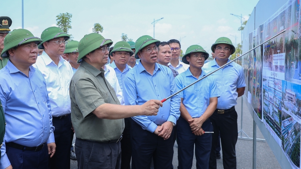 Tăng tốc "tiêu tiền"