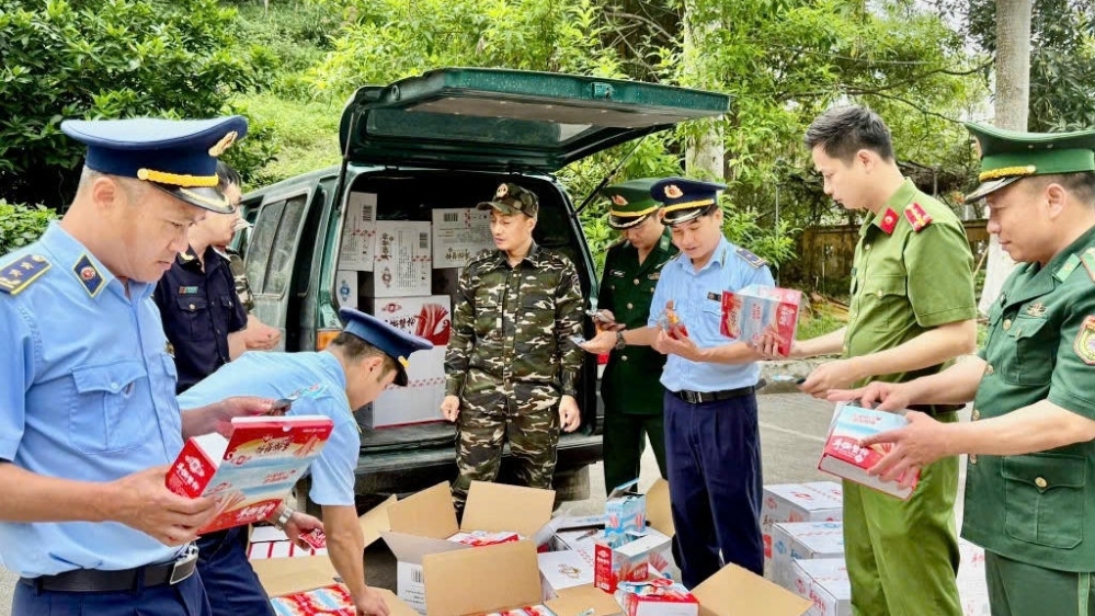 Không nhân nhượng với buôn lậu, hàng giả