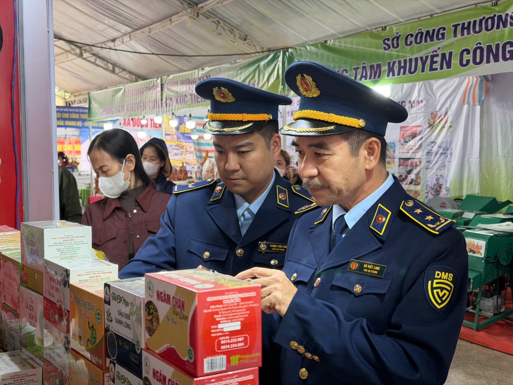 Cao điểm chống buôn lậu, gian lận thương mại, hàng giả dịp Tết Nguyên đán Bính Ngọ 2026 Cao điểm chống buôn lậu, gian lận thương mại, hàng giả dịp Tết Nguyên đán Bính Ngọ 2026