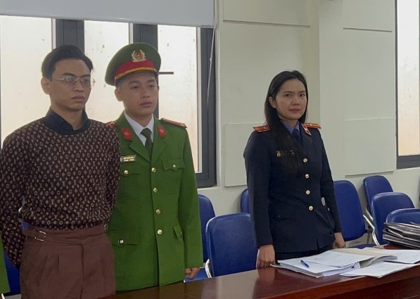 Hà Nội: Bắt tạm giam Hà Nội: Bắt tạm giam