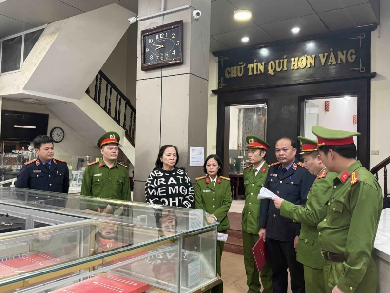 Vợ chồng chủ tiệm vàng có tiếng ở Thanh Hóa bị bắt Vợ chồng chủ tiệm vàng có tiếng ở Thanh Hóa bị bắt