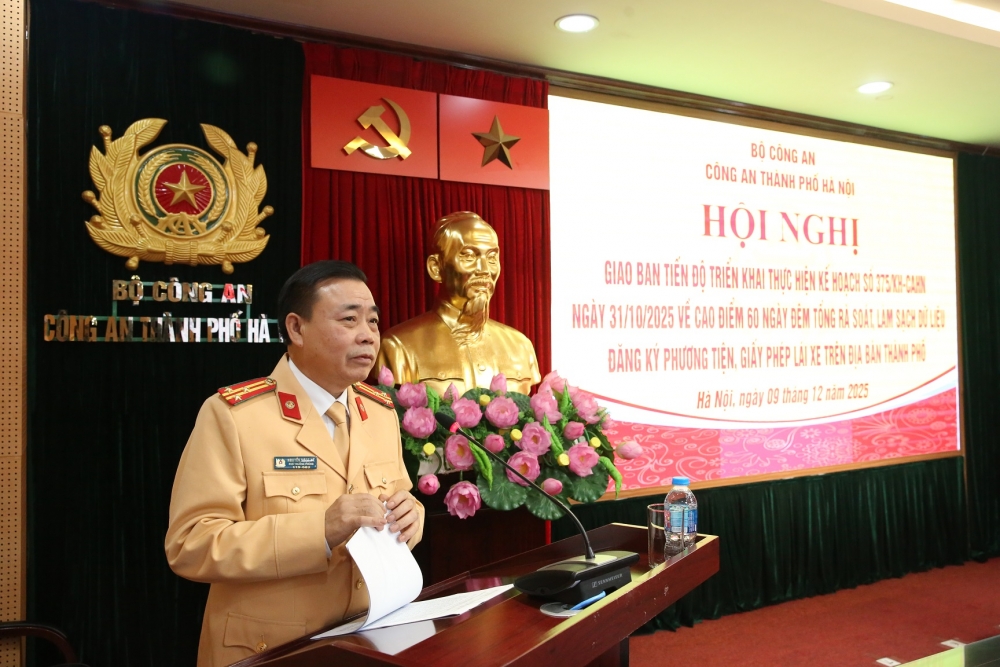 Công an Hà Nội tăng tốc làm sạch dữ liệu bằng lái và đăng ký xe