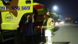 ha noi mot thang xu phat hon 1100 xe cho hang qua kho qua tai