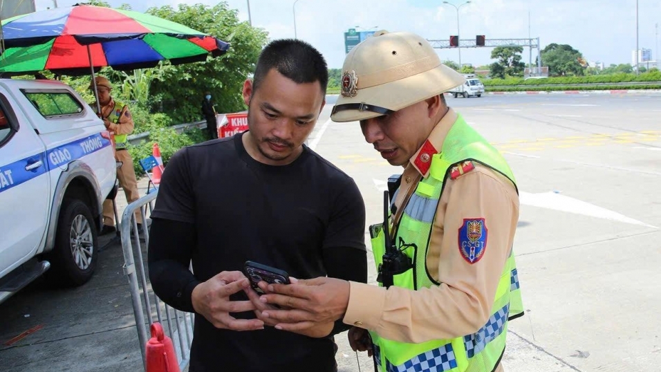 Người dân có thể không cần mang giấy tờ xe khi tham gia giao thông