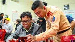 cong an phat hien co ca nhan dung ten hon 7000 xe may co nguoi tren 100 o to