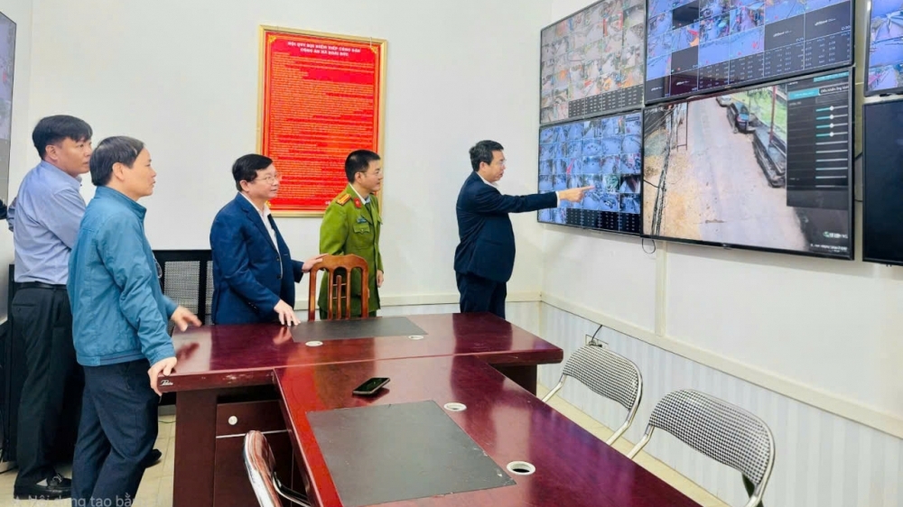 Xã Hoài Đức tăng cường camera giám sát phát hiện vi phạm giao thông, an ninh trật tự