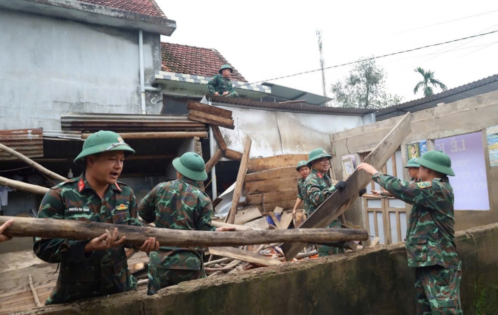 "Chiến dịch Quang Trung": Hoàn thành sửa chữa, xây mới gần 4.900 nhà sau 5 ngày phát động "Chiến dịch Quang Trung": Hoàn thành sửa chữa, xây mới gần 4.900 nhà sau 5 ngày phát động