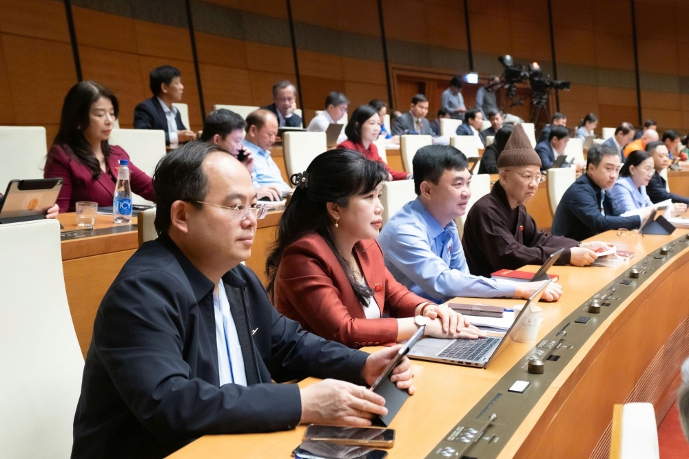 Lợi ích của Nhân dân là trung tâm của mọi quyết sách Lợi ích của Nhân dân là trung tâm của mọi quyết sách