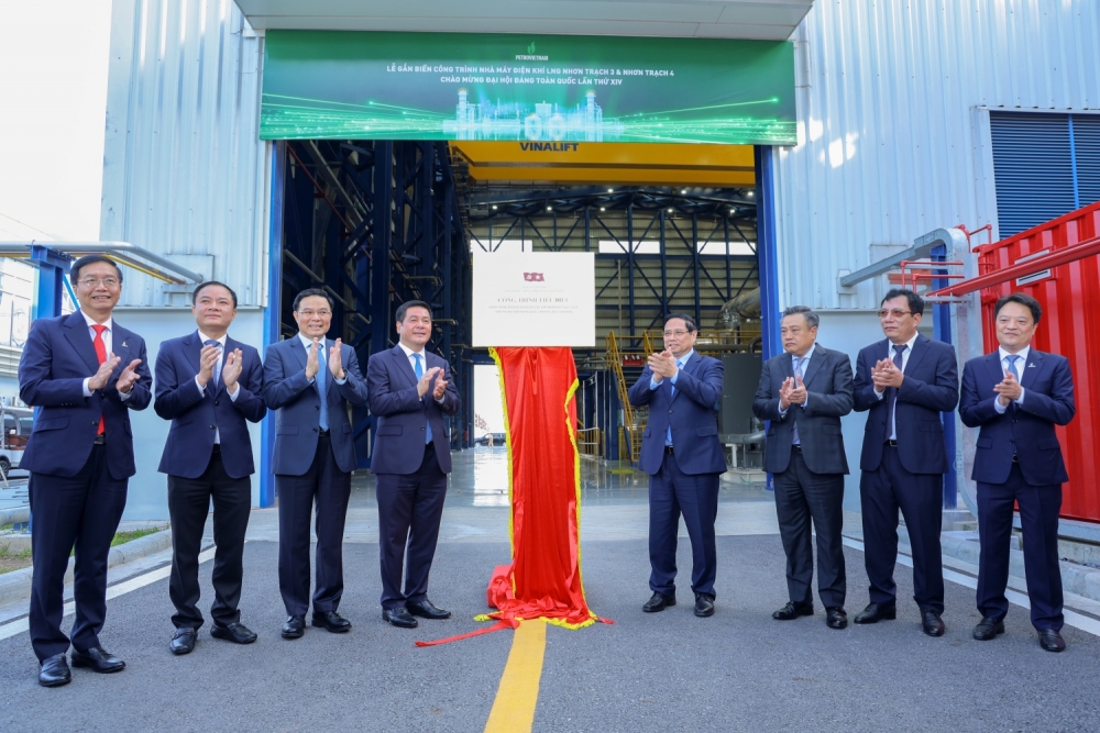 Việt Nam chính thức ra mắt dự án điện khí LNG tỷ USD đầu tiên Việt Nam chính thức ra mắt dự án điện khí LNG tỷ USD đầu tiên