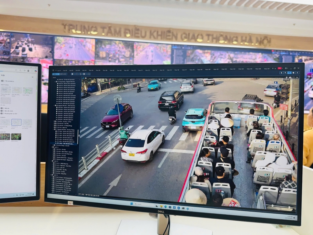 Hà Nội vận hành camera AI: Tài xế dừng đúng vạch, vượt đèn đỏ giảm rõ rệt Hà Nội vận hành camera AI: Tài xế dừng đúng vạch, vượt đèn đỏ giảm rõ rệt