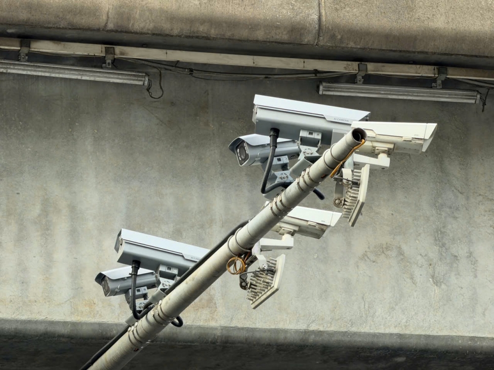 Hà Nội vận hành camera AI: Tài xế dừng đúng vạch, vượt đèn đỏ giảm rõ rệt Hà Nội vận hành camera AI: Tài xế dừng đúng vạch, vượt đèn đỏ giảm rõ rệt