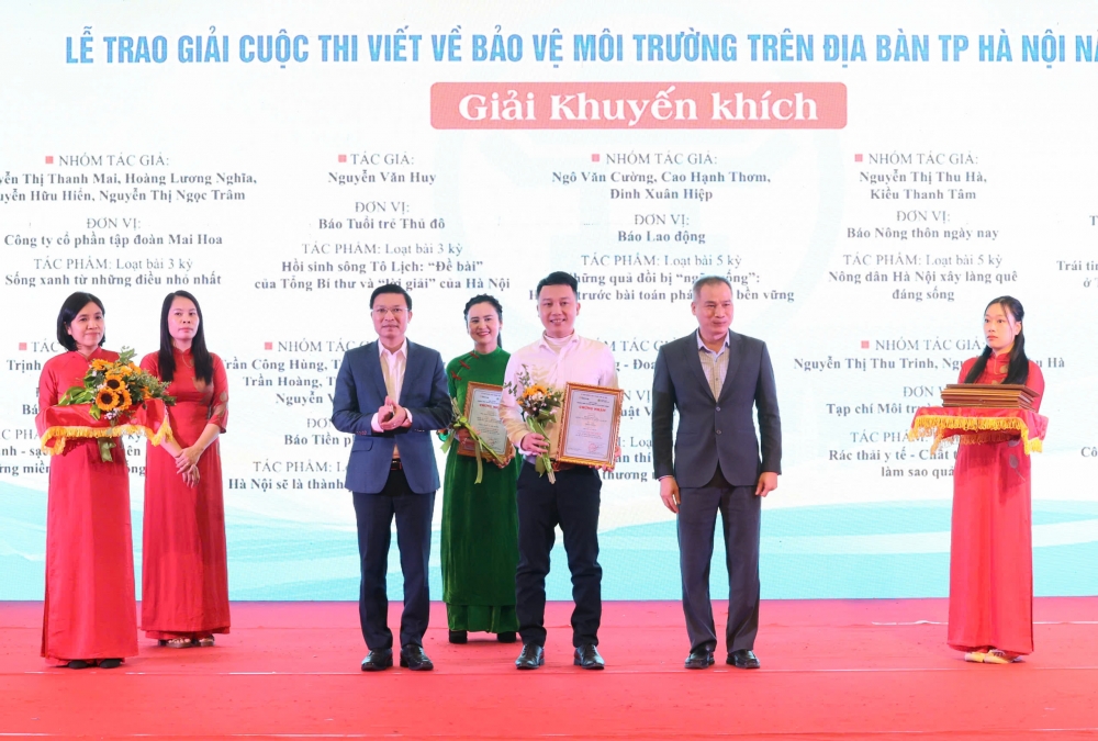 Vinh danh 16 tác phẩm đoạt giải Cuộc thi viết về bảo vệ môi trường trên địa bàn Hà Nội