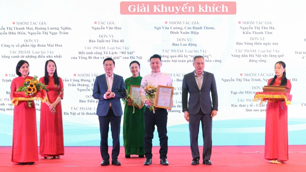Vinh danh 16 tác phẩm đoạt giải Cuộc thi viết bảo vệ môi trường trên địa bàn Hà Nội