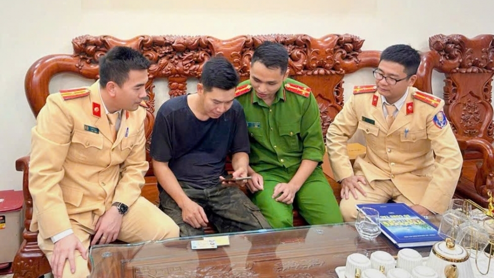 Công an Hà Nội “chạy nước rút” làm sạch dữ liệu đăng ký và bằng lái xe