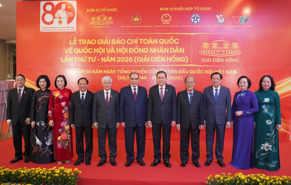 Báo chí đồng hành giúp các cơ quan dân cử hoạt động ngày càng hiệu lực, hiệu quả Báo chí đồng hành giúp các cơ quan dân cử hoạt động ngày càng hiệu lực, hiệu quả