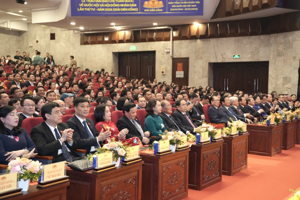 Báo chí đồng hành giúp các cơ quan dân cử hoạt động ngày càng hiệu lực, hiệu quả Báo chí đồng hành giúp các cơ quan dân cử hoạt động ngày càng hiệu lực, hiệu quả