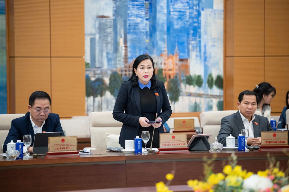 Giá cả leo thang cuối năm gây áp lực lớn cho người lao động và người nghỉ hưu