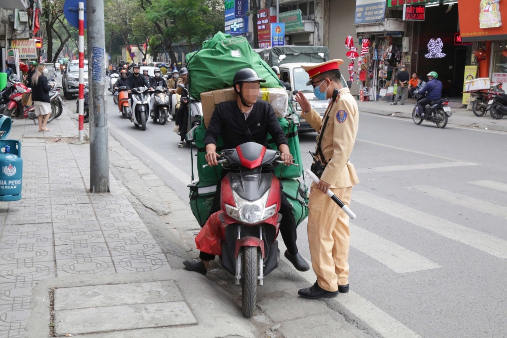 Hà Nội: Các shipper “né” phạt nguội nhưng không qua được “mắt thần” AI