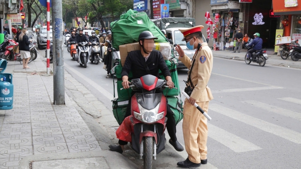 Hà Nội: Các shipper “né” phạt nguội nhưng không qua được “mắt thần” AI