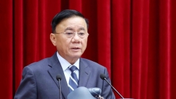 cam dung cong quy bieu tang qua tet cho lanh dao cac cap voi moi hinh thuc