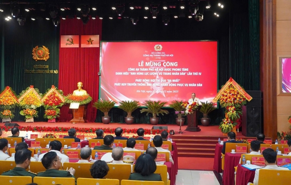 Công an Hà Nội mừng công đón nhận danh hiệu Anh hùng lực lượng vũ trang nhân dân
