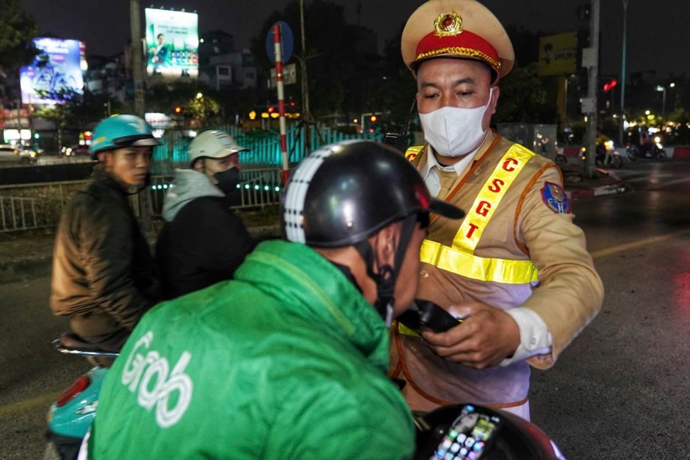 Hà Nội: Kiểm tra nồng độ cồn cuối tuần, xử lý 111 trường hợp vi phạm