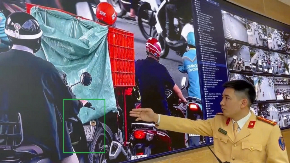 Hà Nội: “Mắt thần” AI phát hiện loạt xe che, dán biển số, dùng điện thoại khi lái xe