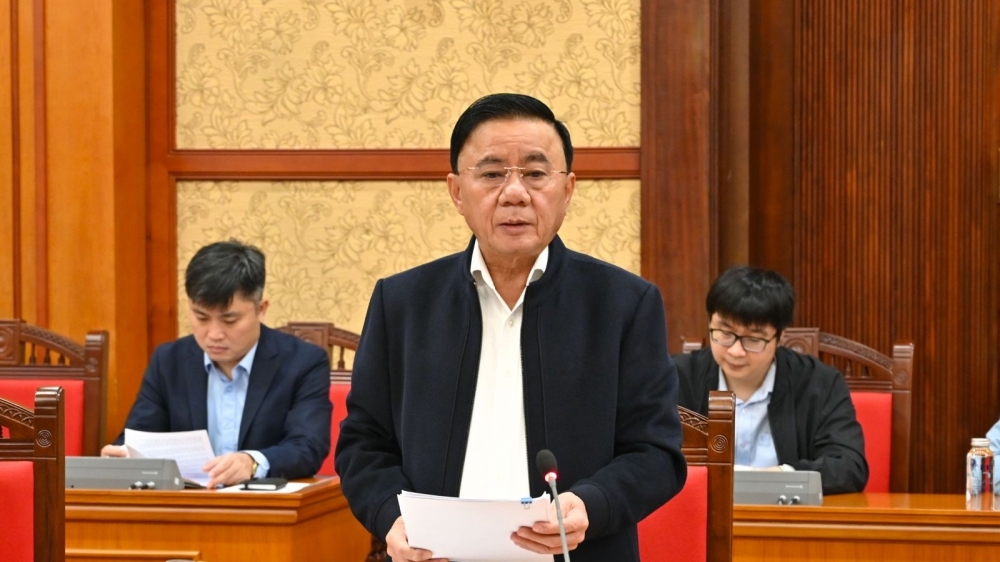 Không ký kết các cam kết quốc tế không thiết thực, không khả thi