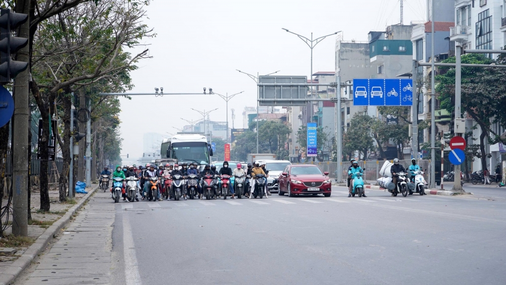 Hà Nội: CSGT kiểm soát chặt các bến xe, tuyến cửa ngõ ra vào Thủ đô
