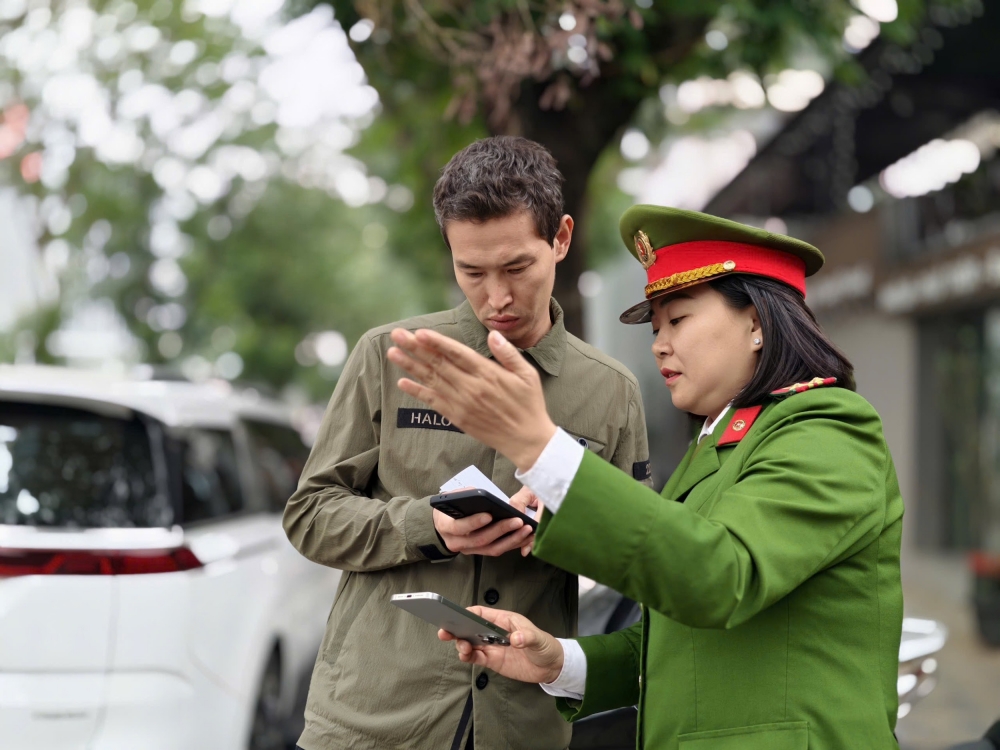 Công an Hà Nội siết chặt an ninh, an toàn trước giờ bắn pháo hoa Tết Dương lịch 2026 Công an Hà Nội siết chặt an ninh, an toàn trước giờ bắn pháo hoa Tết Dương lịch 2026