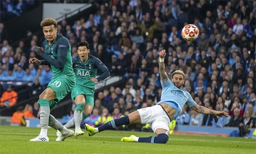 Tottenham loại Man City ở tứ kết nhờ công nghệ VAR