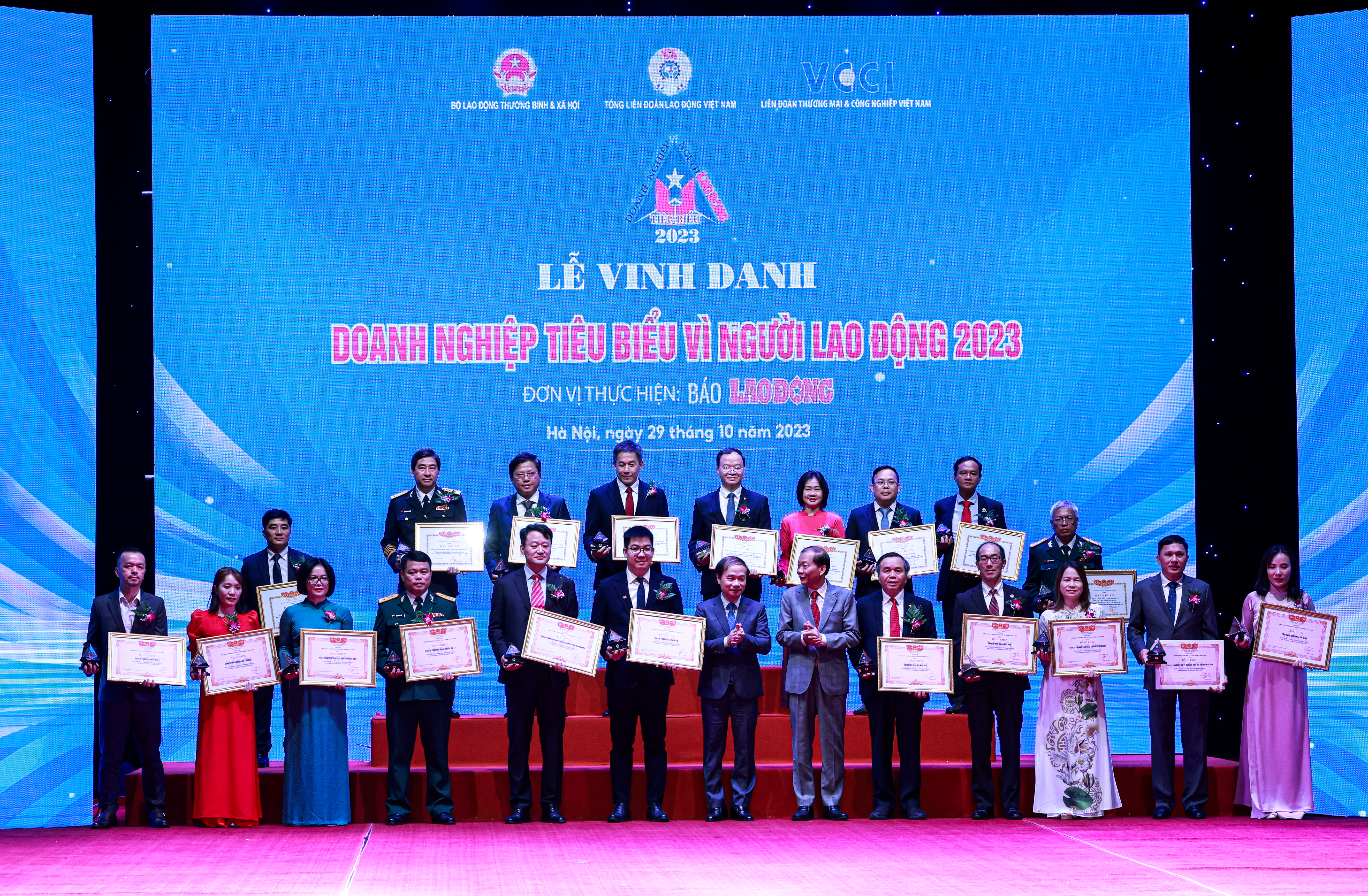 BAC A Bank được vinh danh “Doanh nghiệp tiêu biểu vì người lao động năm 2023”