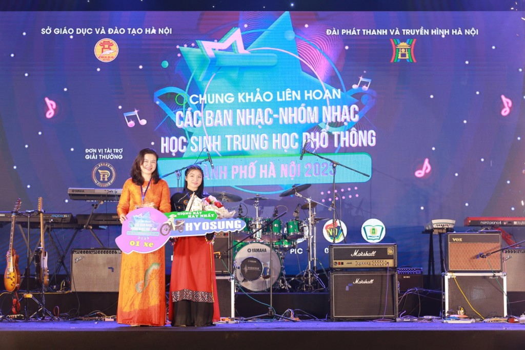 Giọng ca chính hay nhất thuộc về nữ sinh trường THPT Nguyễn Tất Thành