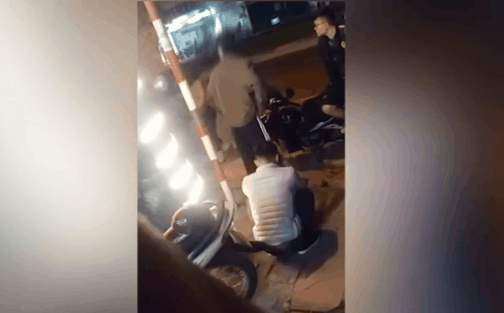 Cô gái lao ra giữa đường tự tử vì bố mẹ cấm yêu