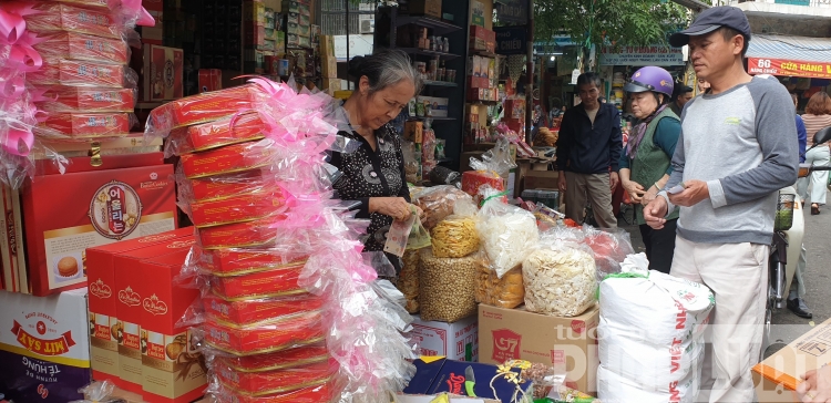 muon mau tet o cho truyen thong