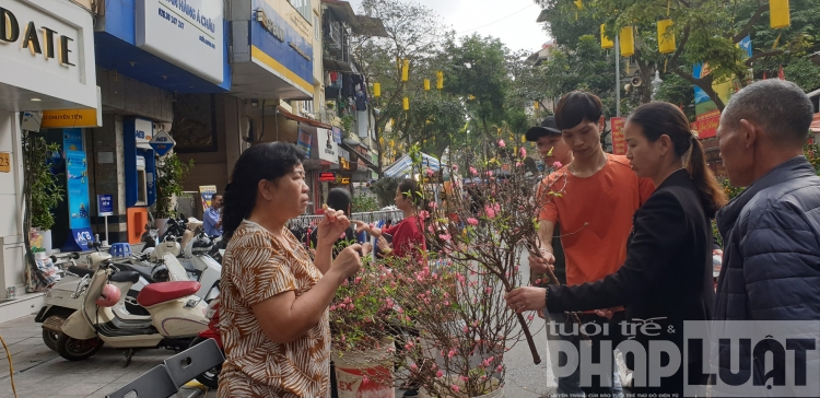 muon mau tet o cho truyen thong