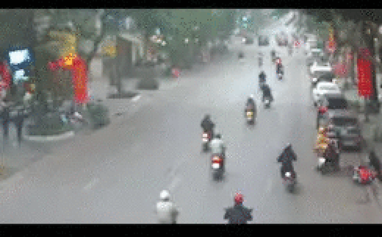 csgt cung nguoi dan truy duoi 2 ten trom tren pho ha noi