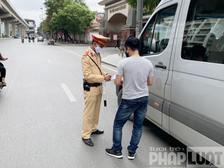 tien dau dung do day nhieu tai xe phai ky bien ban