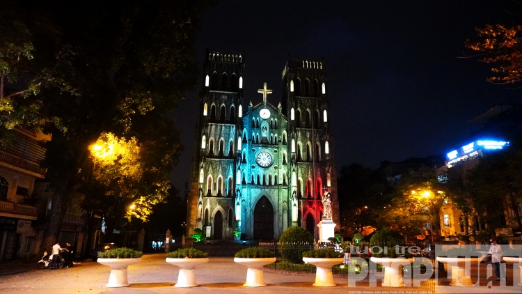 ha noi pho con ai sau 19h thoi dich covid 19