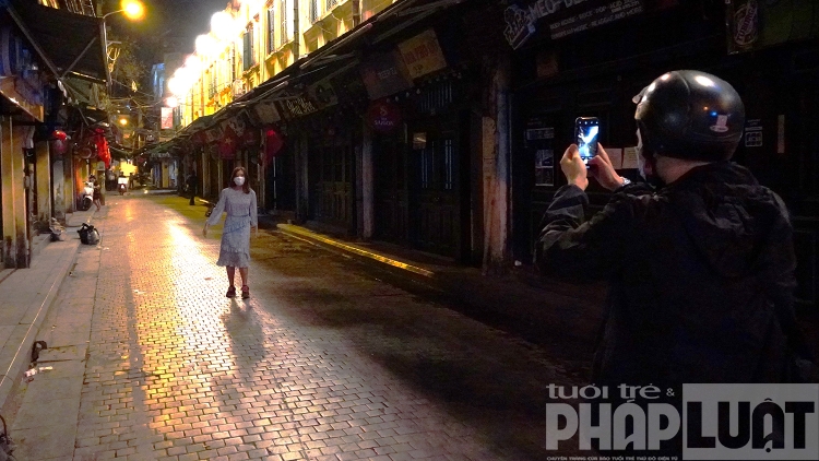ha noi pho con ai sau 19h thoi dich covid 19