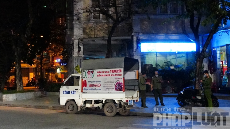 ha noi pho con ai sau 19h thoi dich covid 19