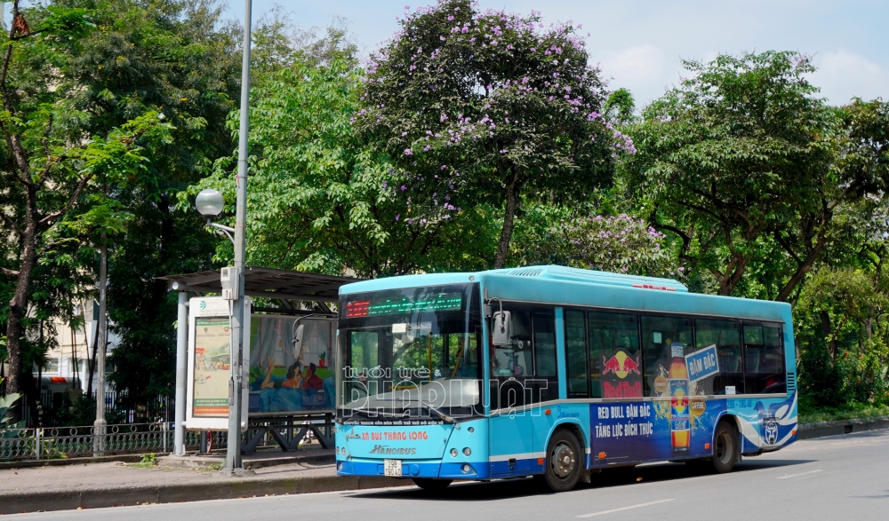Hà Nội: Bỏ giãn cách hành khách trên phương tiện công cộng