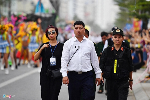 hang tram canh sat bao ve 71 nghe si tay o carnival sam son