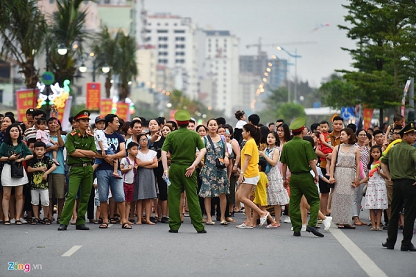 hang tram canh sat bao ve 71 nghe si tay o carnival sam son