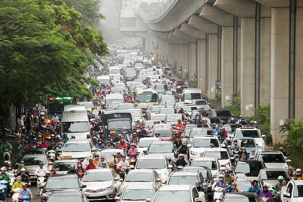 duong pho ha noi ket cung trong ngay dau di lam sau nghi le