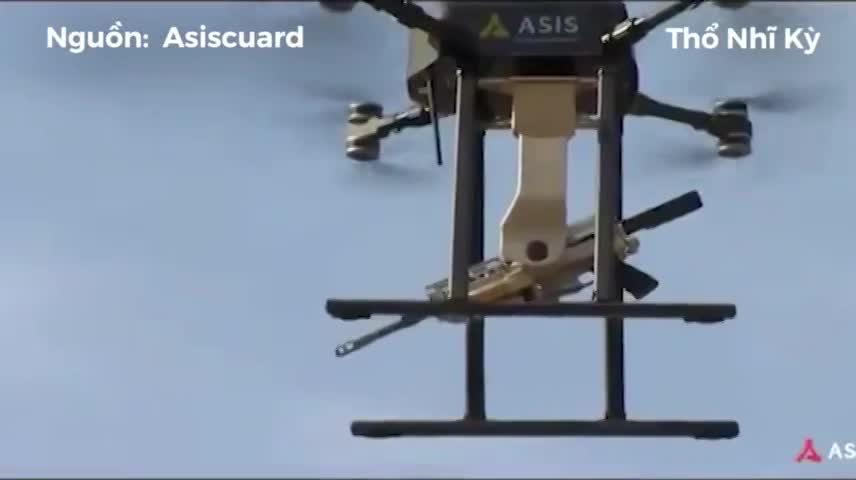 Máy bay không người lái tích hợp súng máy