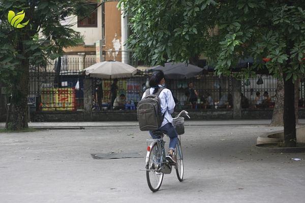 hang nghin sinh vien hoc vien ngoai giao khong su dung xe may den truong