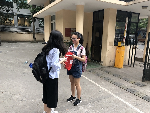 hang nghin sinh vien hoc vien ngoai giao khong su dung xe may den truong