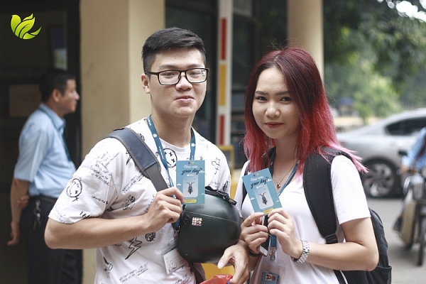 hang nghin sinh vien hoc vien ngoai giao khong su dung xe may den truong