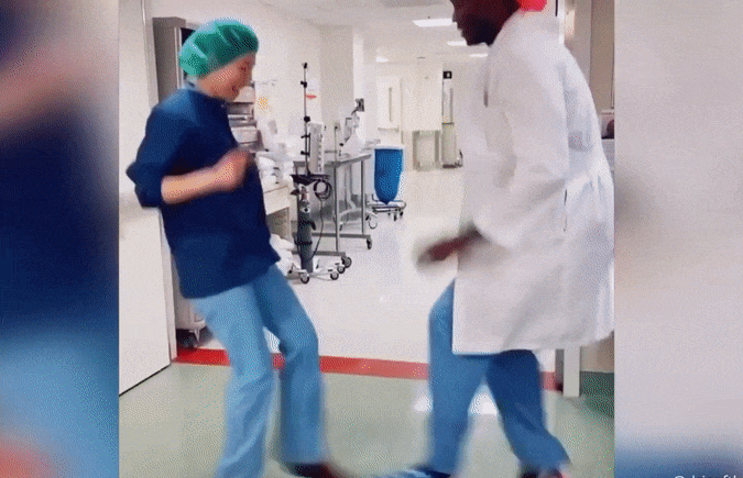 Điệu nhảy giải tỏa stress mùa dịch của bác sĩ Mỹ